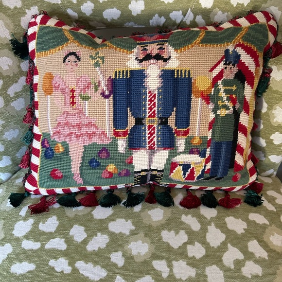 4 - Christmas pillows,needle point front velvet backs,perfect condition - Picture 3 of 9